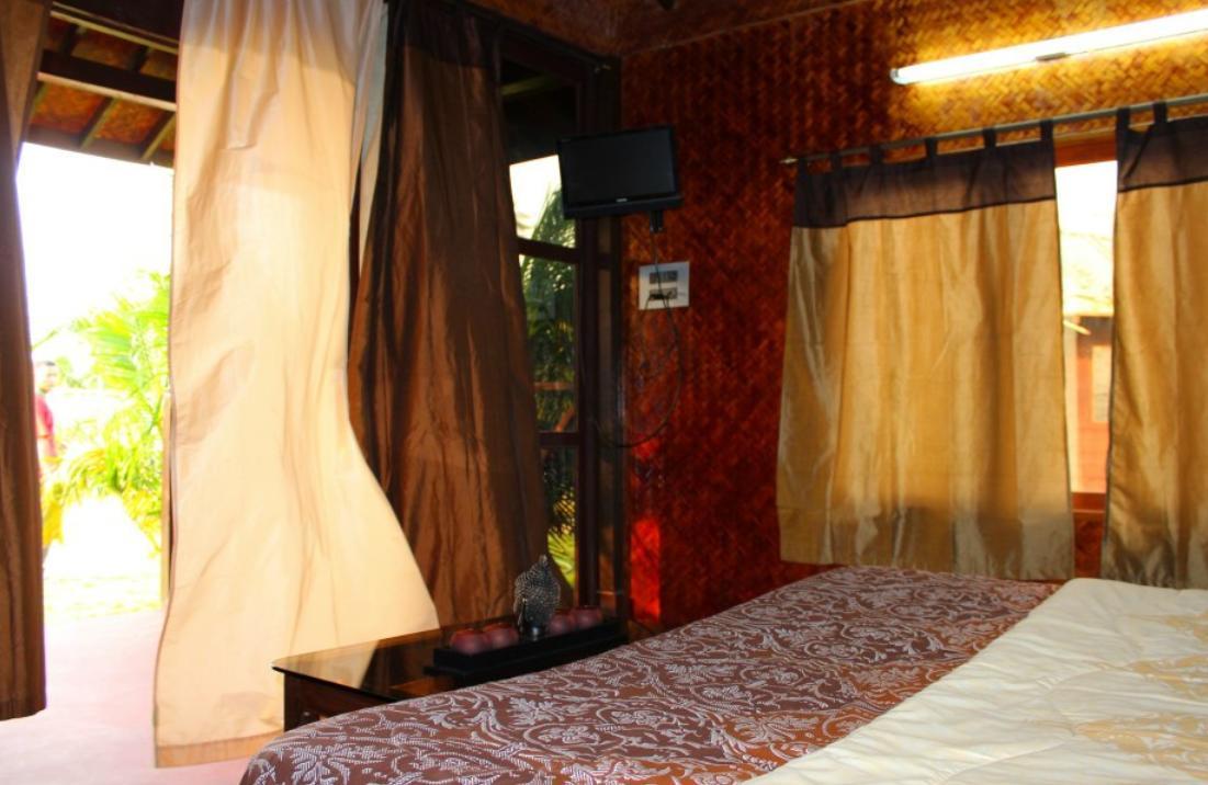 Rock Water Resort Morjim Ruang foto