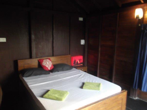 Rock Water Resort Morjim Ruang foto