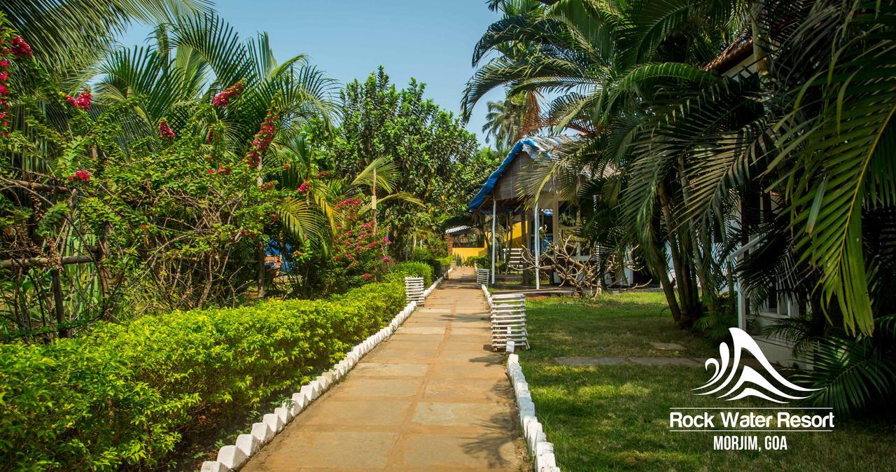 Rock Water Resort Morjim Bagian luar foto
