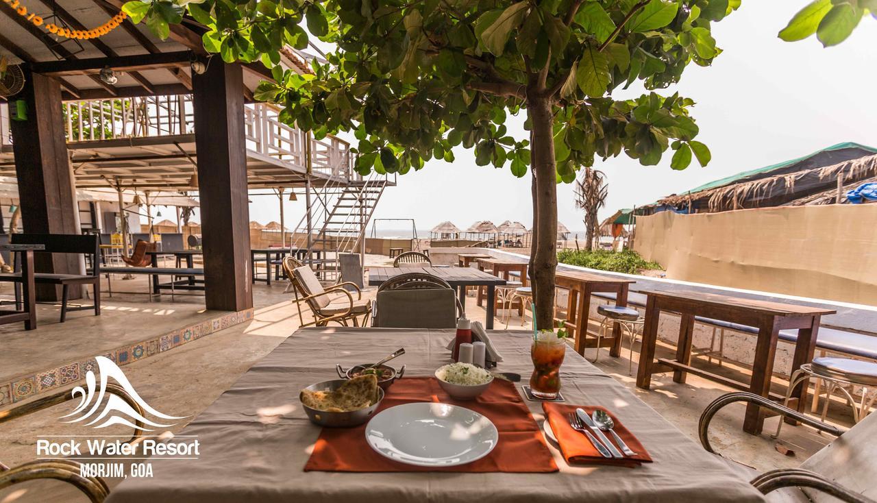 Rock Water Resort Morjim Bagian luar foto