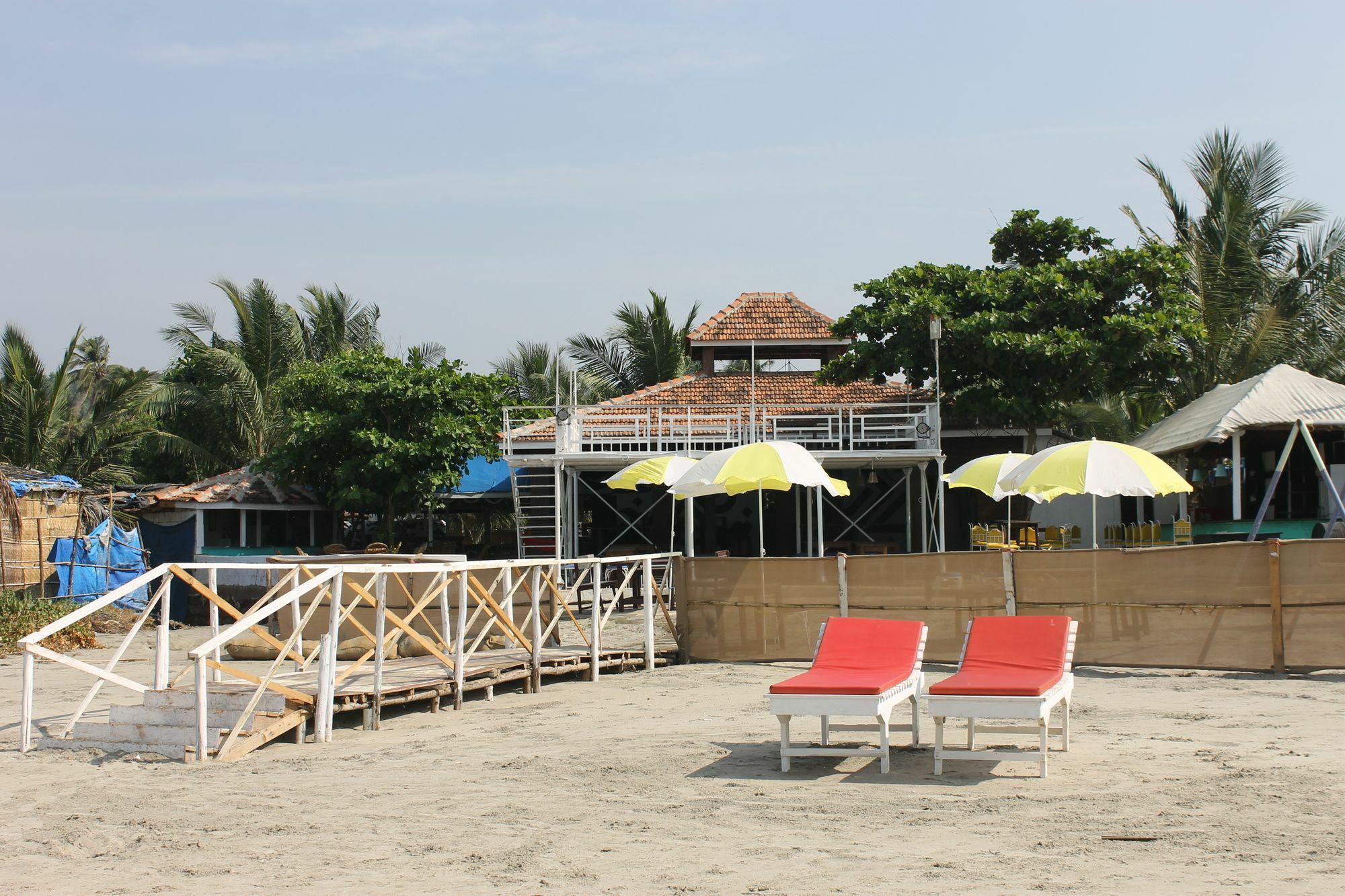 Rock Water Resort Morjim Bagian luar foto